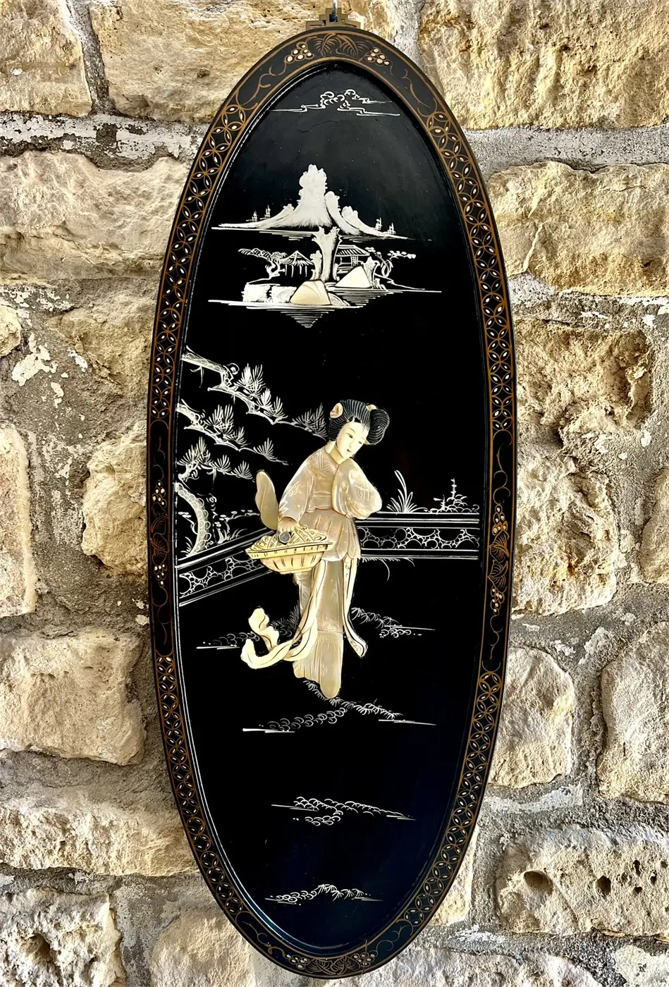 Panneau mural chinois en laque et nacre – décor japonisant – 90 cm