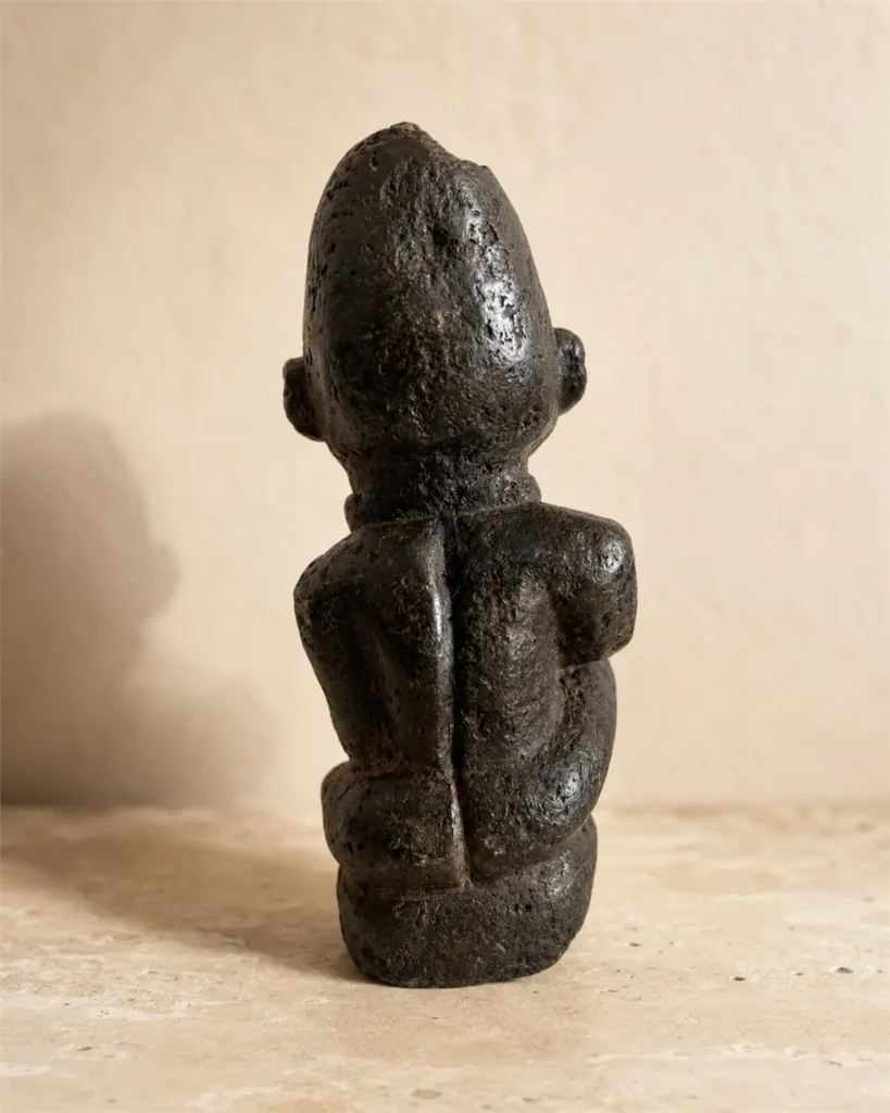 statue africaine mayumbe en pierre 04