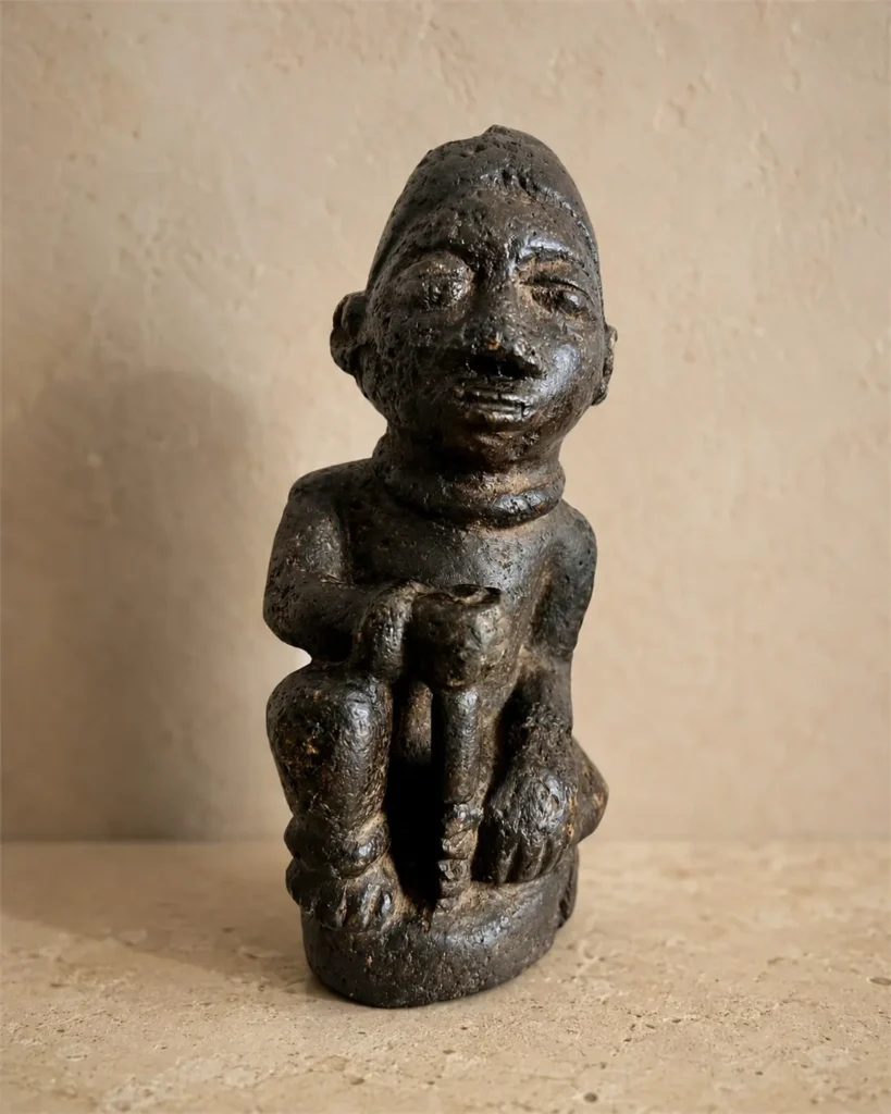 statue africaine mayumbe en pierre 05