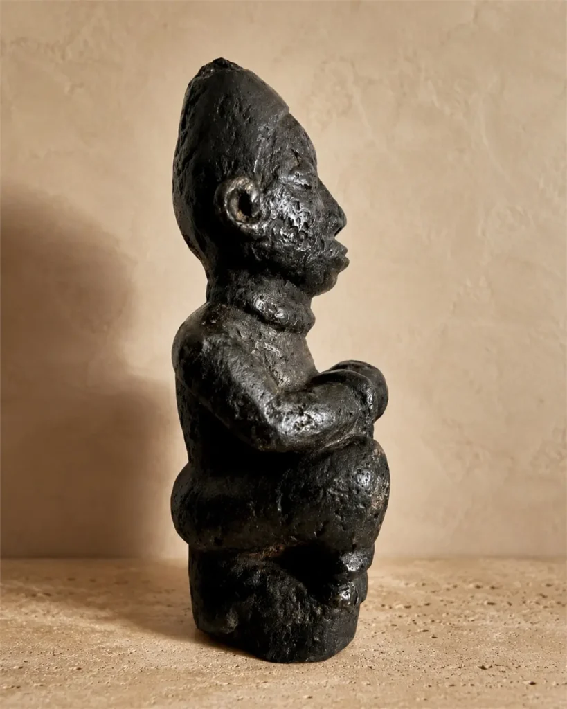 statue africaine mayumbe en pierre 06