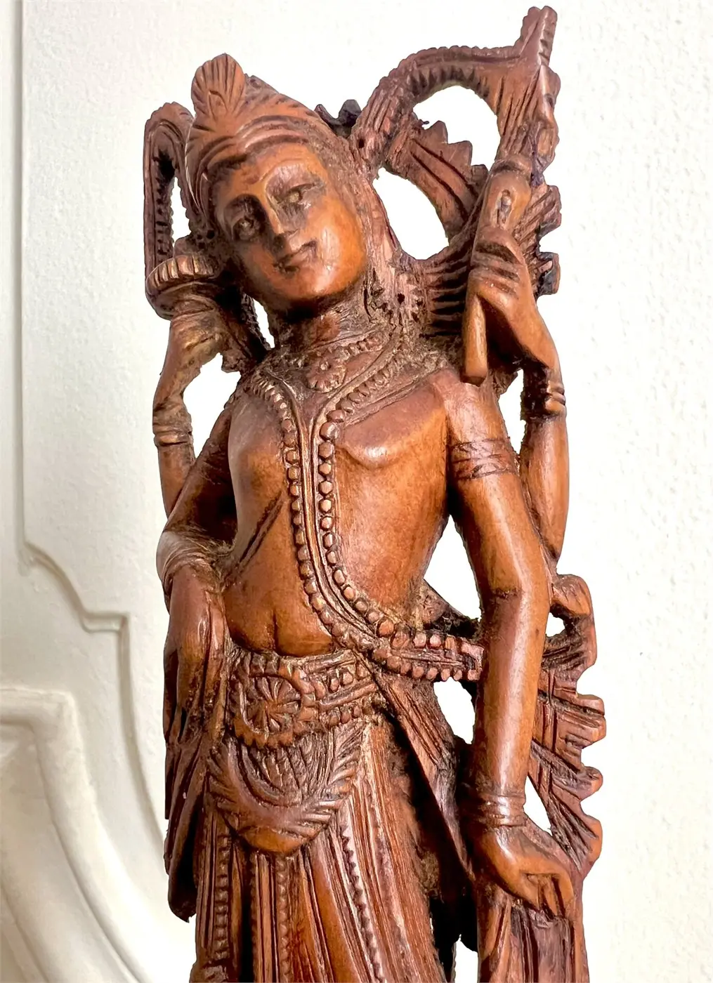 Statue de Vishnu / Wisnu en bois sculpté – Bali, Indonésie – 24 cm