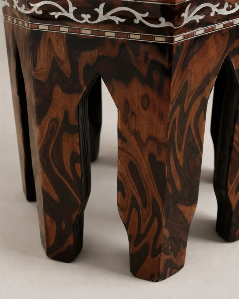 gueridon oriental octogonal en bois veine 03