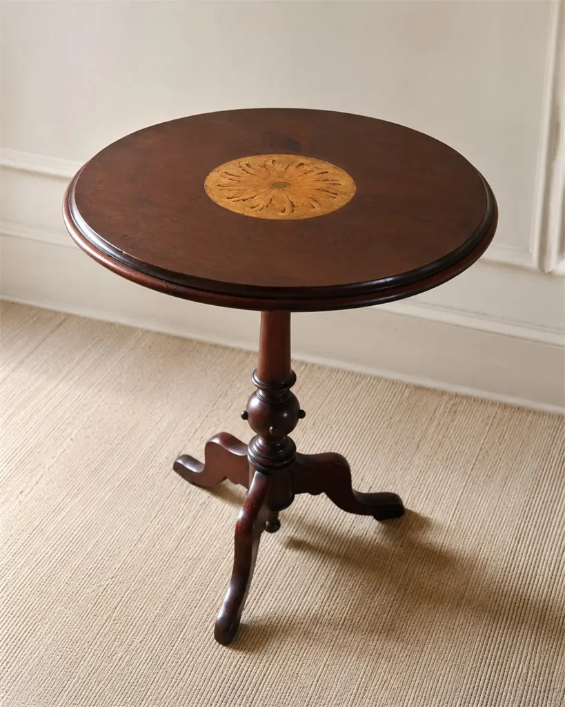 gueridon tripode bois noyer 03