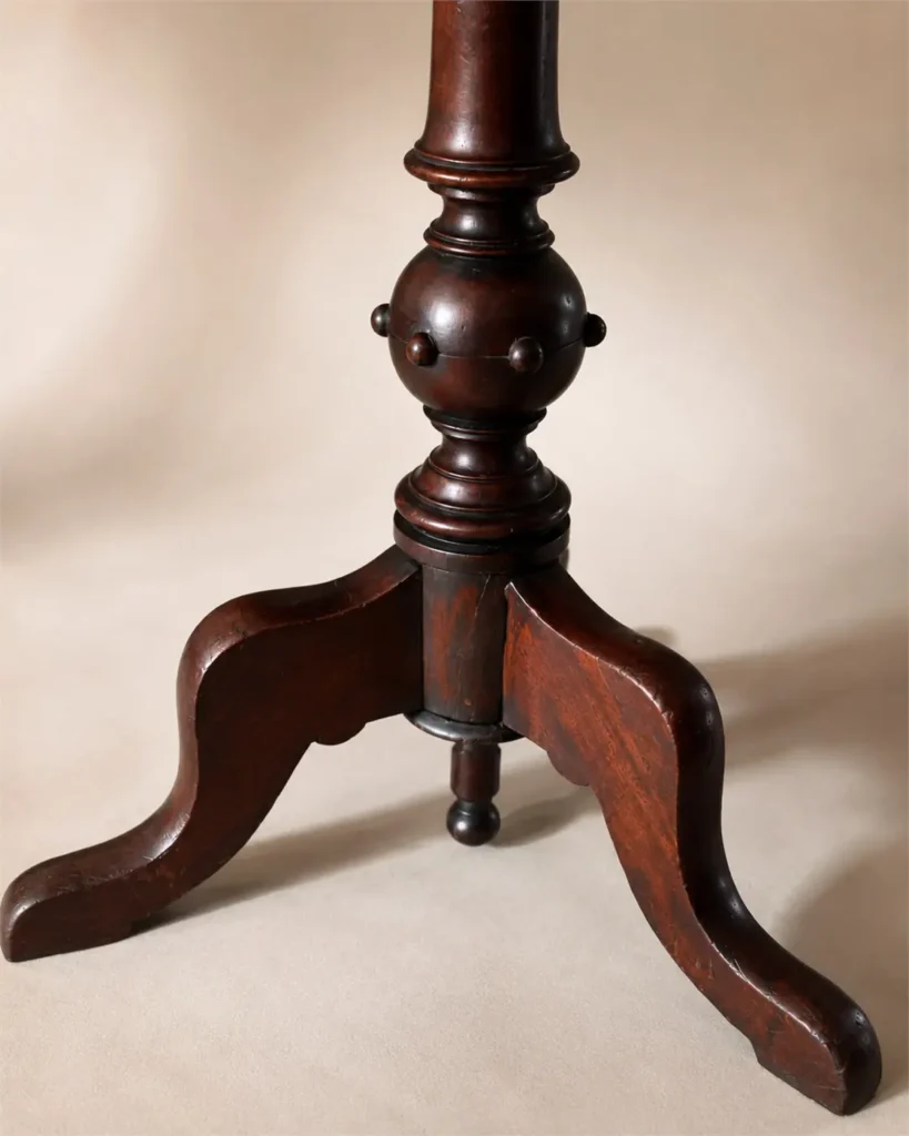 gueridon tripode bois noyer 04