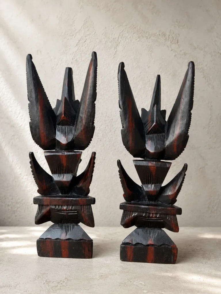 vishnu sur garuda en bois sculpte 2