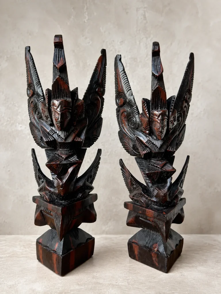 vishnu sur garuda en bois sculpte 5