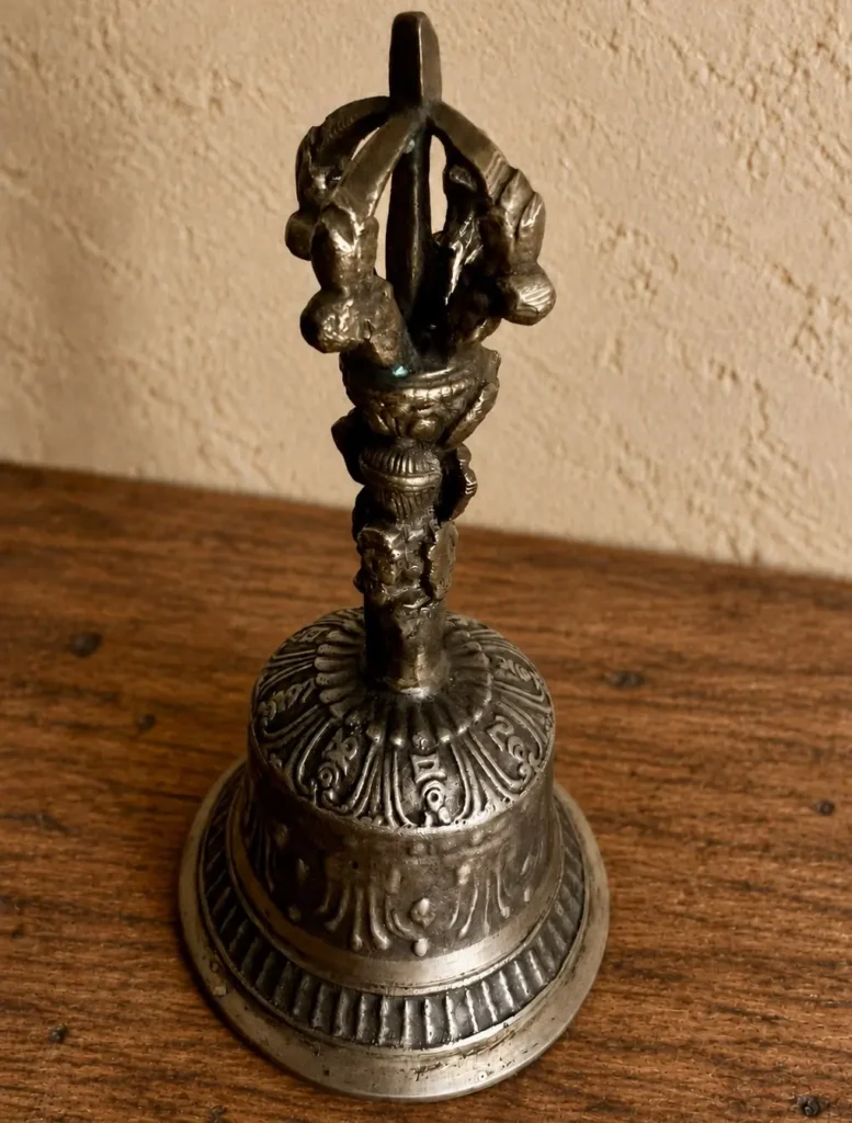 cloche rituelle bouddhique 02