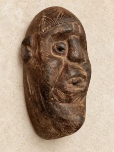 Masque ancien du Timor en bois sculpté 27 cm