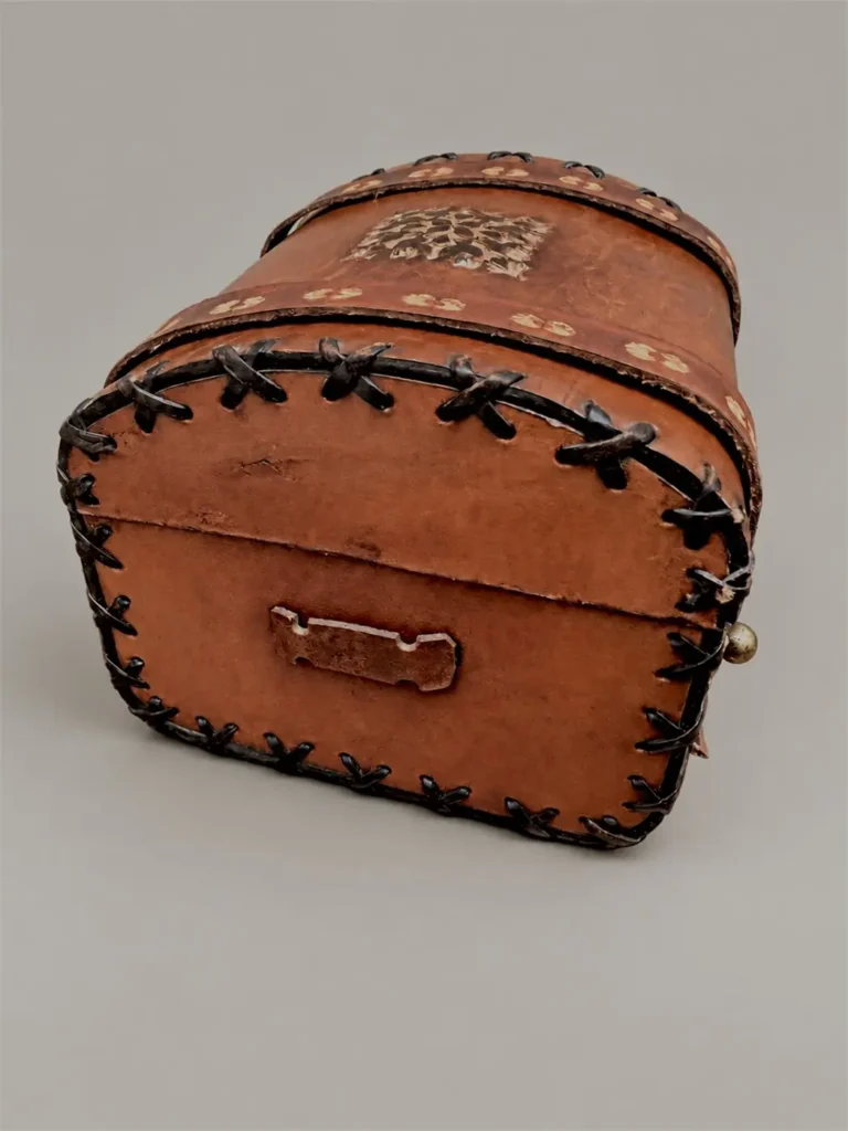 petit coffret marocain en cuir 05