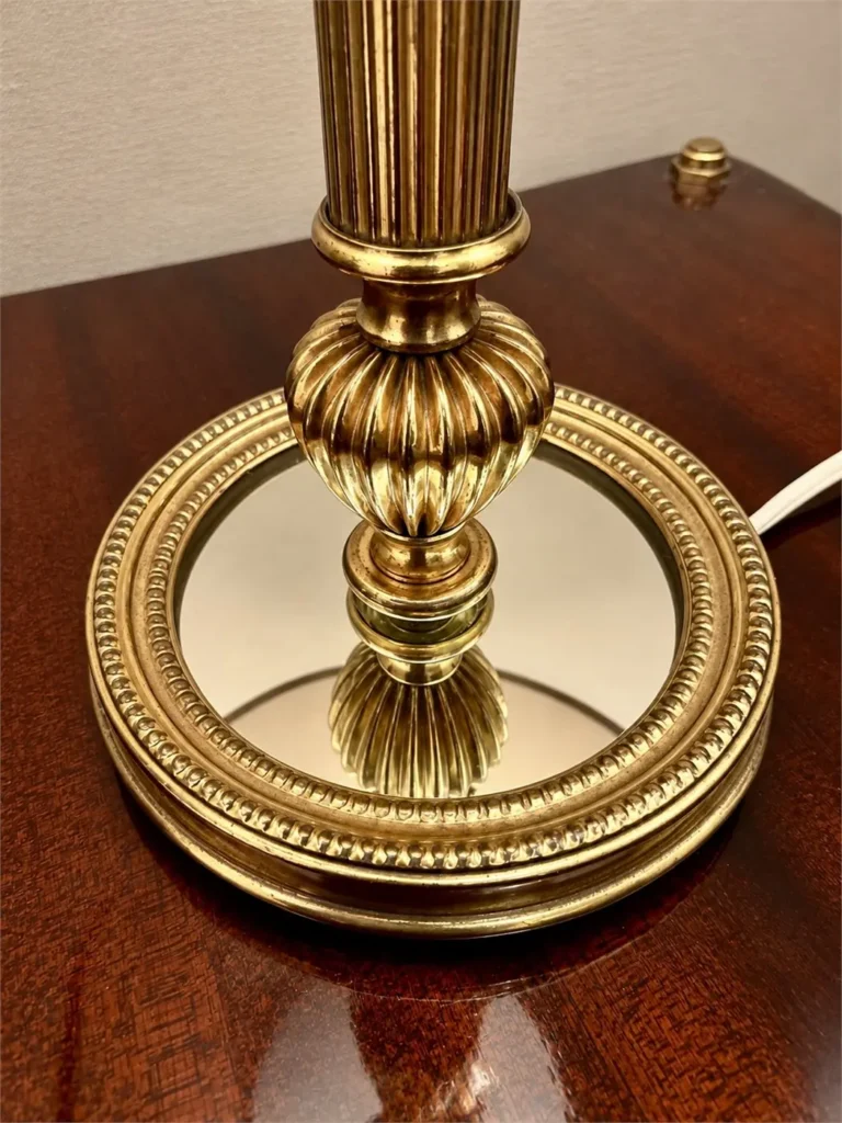 lampe de table neoclassique en laiton et miroir 04
