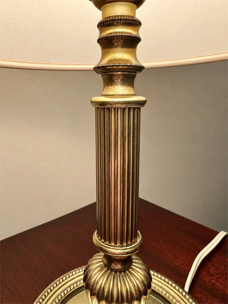 lampe de table neoclassique en laiton et miroir 06