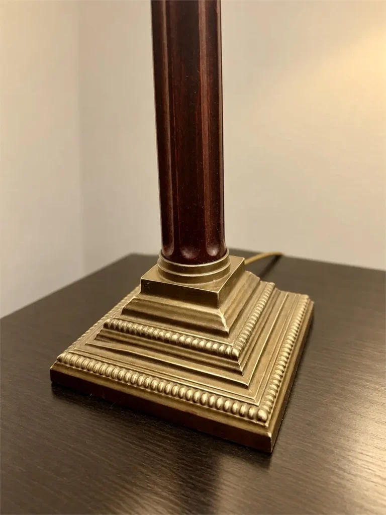 lampes neoclassiques a colonnes corinthiennes 02